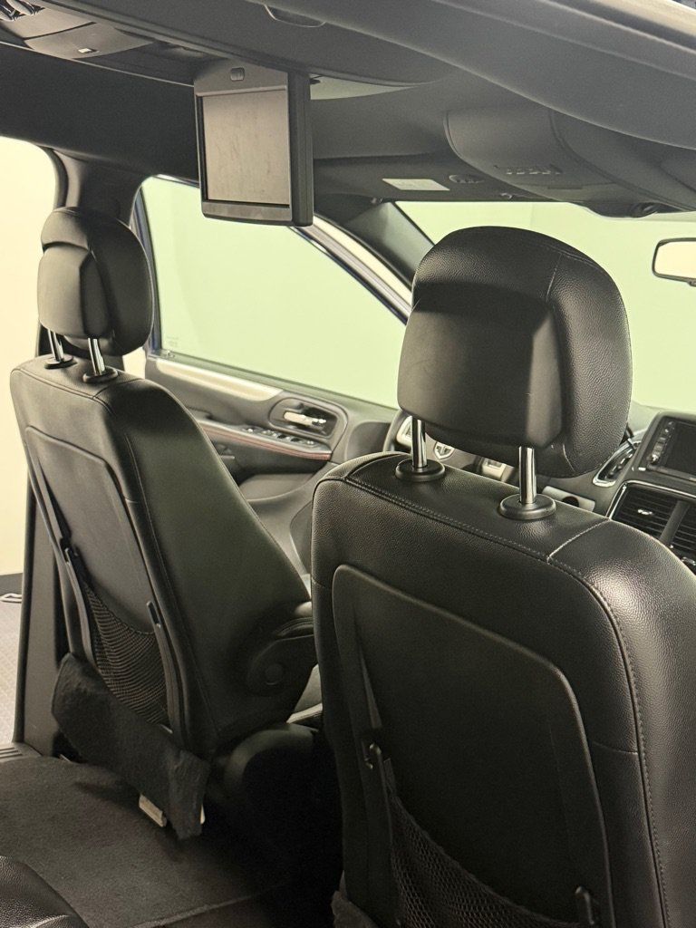 Used 2017 Dodge Grand Caravan GT FWD image 12