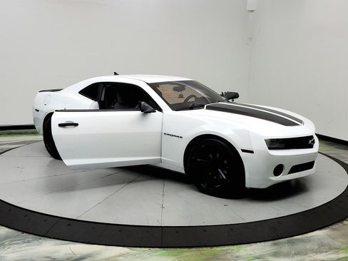 Used 2012 Chevrolet Camaro LS RWD image 10