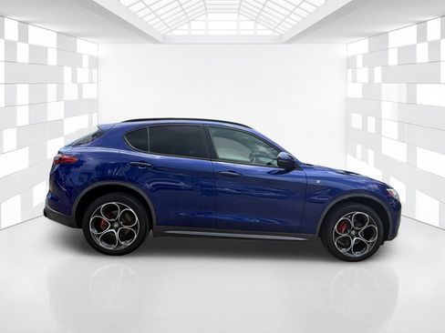 Used 2022 Alfa Romeo Stelvio Ti AWD/4WD image 8