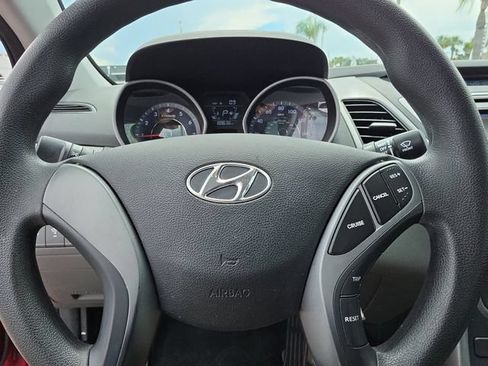Used 2016 Hyundai Elantra SE FWD image 17