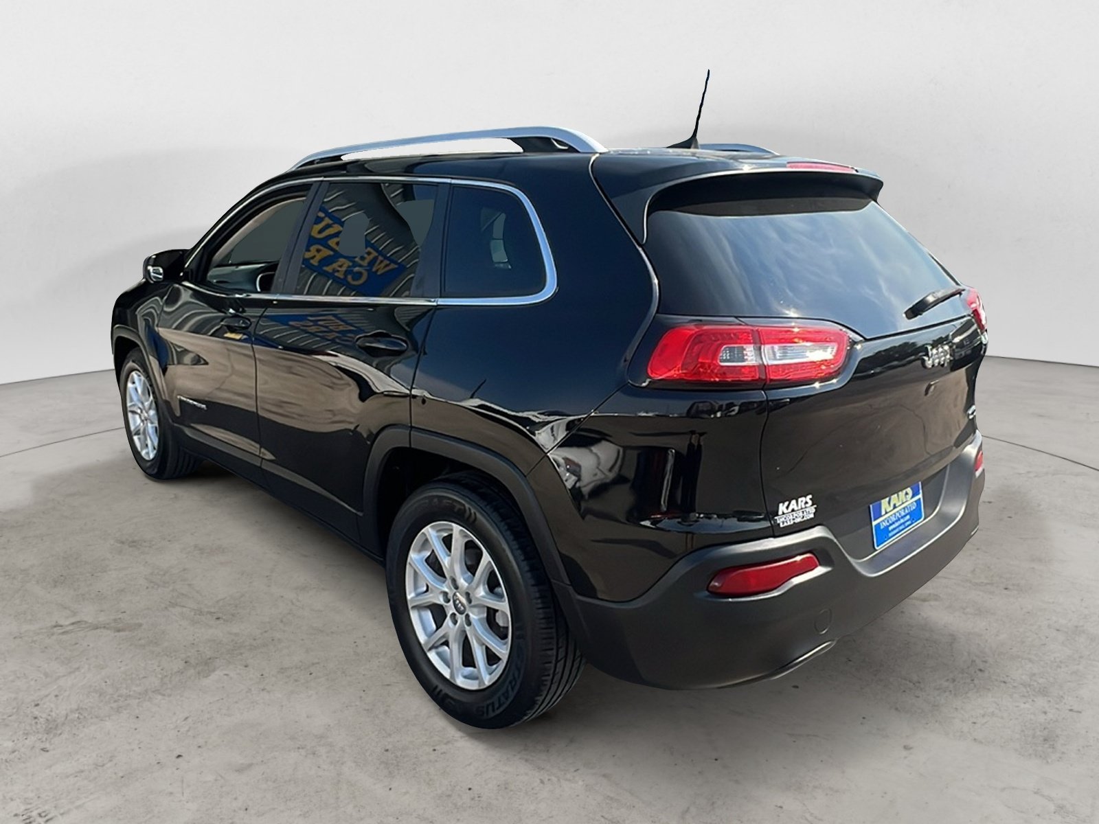 Used 2018 Jeep Cherokee Latitude Plus FWD image 4