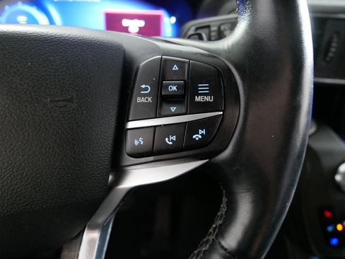 Used 2020 Ford Explorer Platinum w/ Premium Technology Package image 28