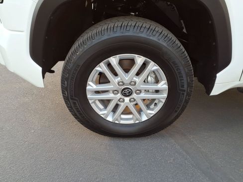 Used 2024 Toyota Tundra SR5 w/ Advanced Technology Package AWD/4WD image 9