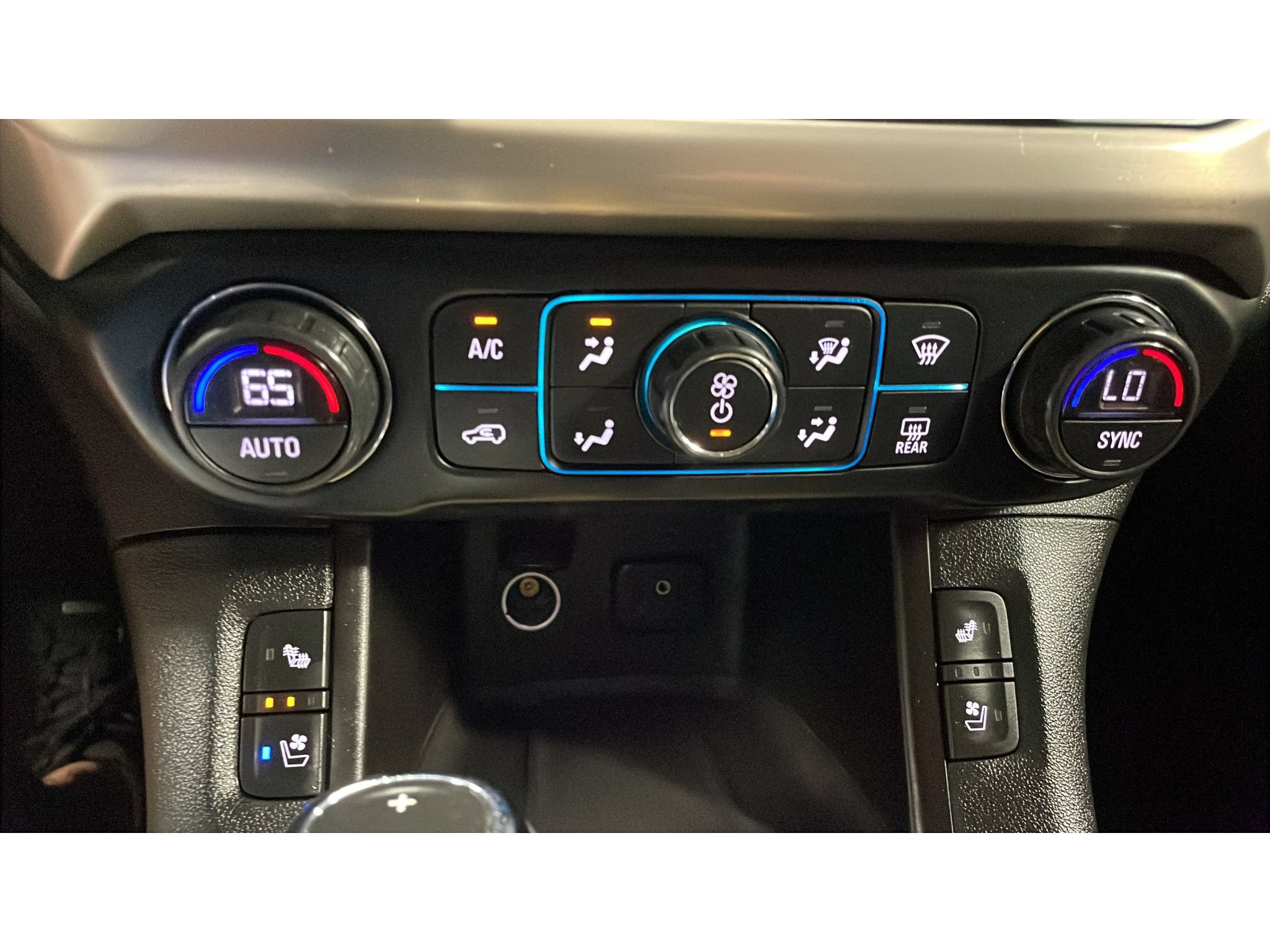 Used 2018 GMC Acadia Denali w/ LPO, Floor Liner Package AWD/4WD image 14