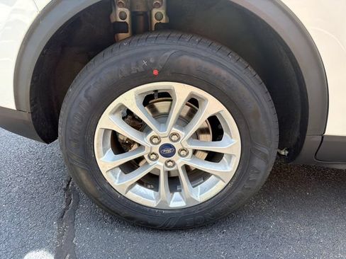 Certified 2020 Ford Escape SE AWD/4WD image 18