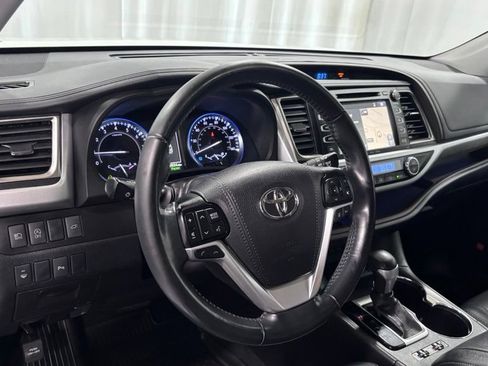 Used 2019 Toyota Highlander Limited AWD/4WD image 10
