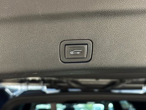 Used 2024 GMC Yukon SLT AWD/4WD image 26