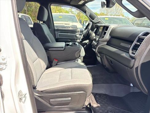 Used 2021 RAM 1500 4x4 Crew Cab image 7
