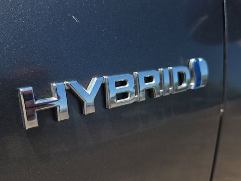 Used 2019 Toyota RAV4 Limited w/ Limited Grade Weather Package AWD/4WD image 31