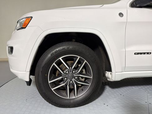 Used 2020 Jeep Grand Cherokee Overland AWD/4WD image 11