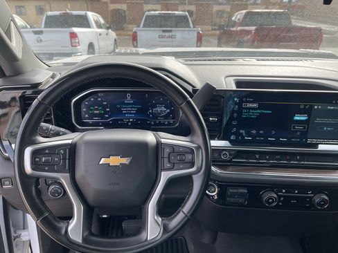 Used 2024 Chevrolet Silverado 2500 LT AWD/4WD image 9