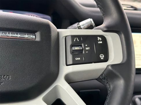 Used 2020 Land Rover Defender 110 S image 23