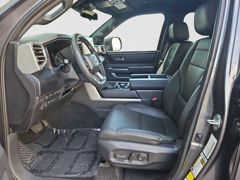 Used 2025 Toyota Tundra SR5 w/ SR5 Premium Package AWD/4WD image 23