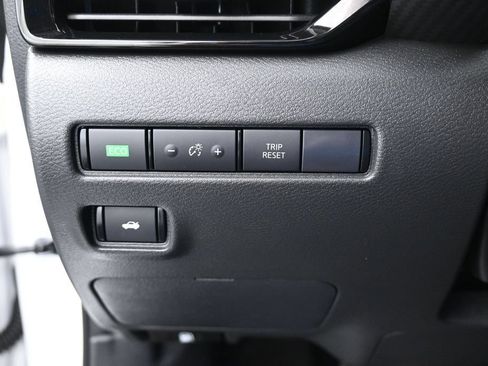 Used 2023 Nissan Sentra SR w/ Trunk Package FWD image 17