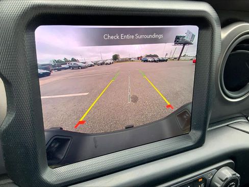 Used 2023 Jeep Gladiator Sport image 25