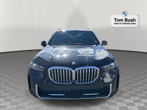 Used 2025 BMW X5 sDrive40i w/ Premium Package image 2