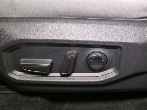 Used 2022 Toyota Tundra Limited image 38