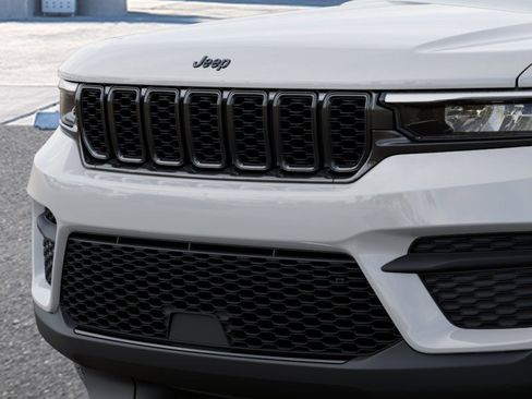 New 2025 Jeep Grand Cherokee image 11