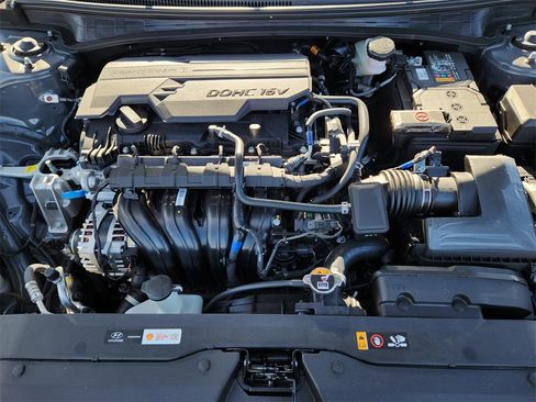 New 2025 Hyundai Elantra SE image 29