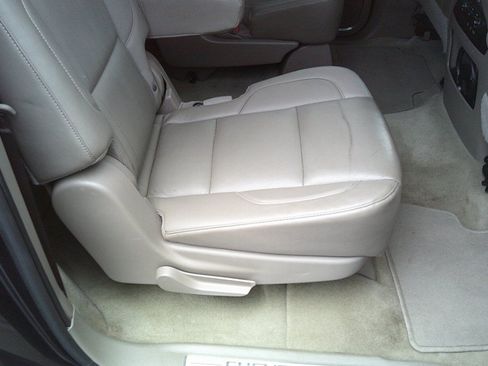 Used 2017 Chevrolet Suburban Premier AWD/4WD image 21