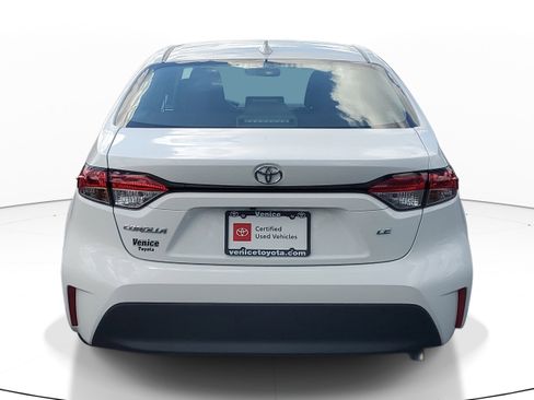 Certified 2025 Toyota Corolla LE FWD image 5