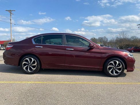 Used 2017 Honda Accord EX-L image 10