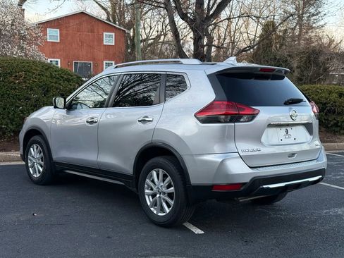 Used 2017 Nissan Rogue SV w/ SV Premium Package image 5