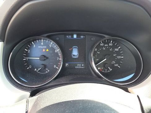 Used 2022 Nissan Rogue Sport SL FWD image 7