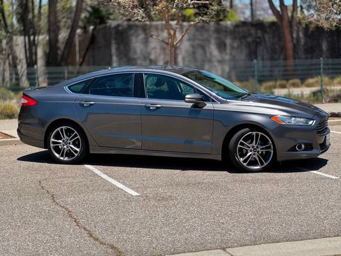 Used 2016 Ford Fusion Titanium FWD image 3