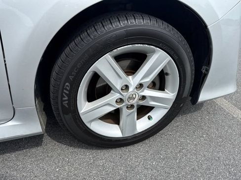 Used 2012 Toyota Camry SE FWD image 11