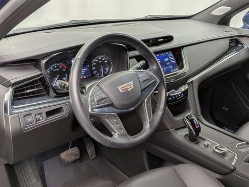 Certified 2023 Cadillac XT5 Premium Luxury w/ LPO, Floor Liner Package image 9