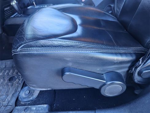 Used 2014 Jeep Wrangler Unlimited Rubicon w/ Connectivity Group image 8