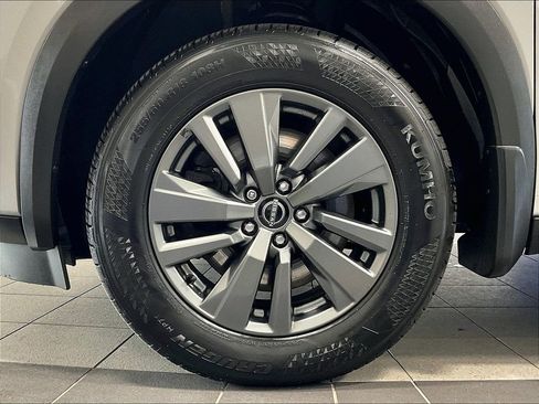 Used 2023 Nissan Pathfinder SV AWD/4WD image 7