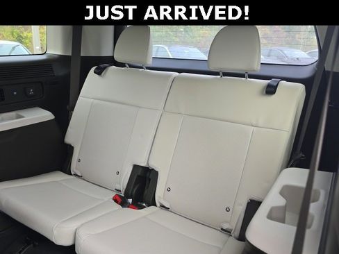 Used 2024 Hyundai Santa Fe Calligraphy image 9