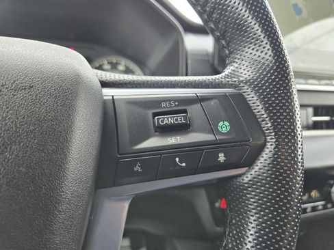 Used 2022 Mitsubishi Outlander SE image 17