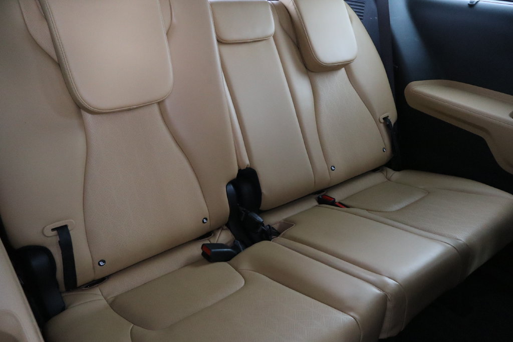 Used 2023 Kia Carnival EX FWD image 26