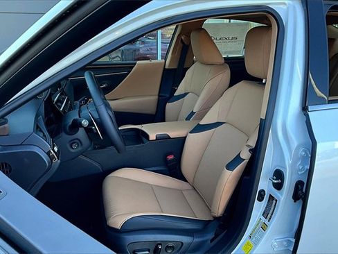 New 2025 Lexus ES 350 w/ Premium Package image 9