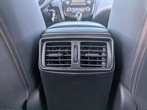 Used 2018 Nissan Rogue Sport S FWD image 17