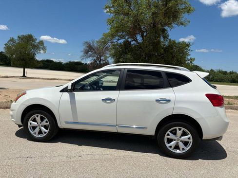 Used 2011 Nissan Rogue SV FWD image 3
