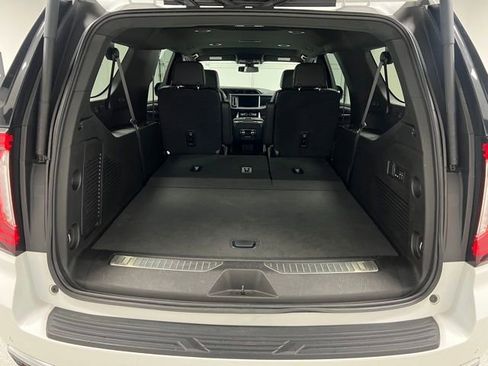 Used 2022 GMC Yukon XL Denali AWD/4WD image 48