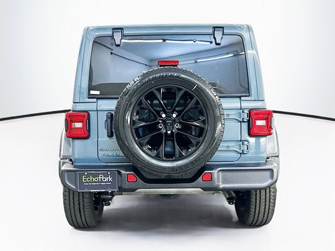 Used 2025 Jeep Wrangler Sahara image 7