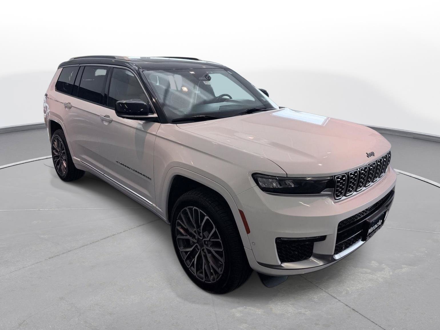Used 2022 Jeep Grand Cherokee L Summit AWD/4WD image 8