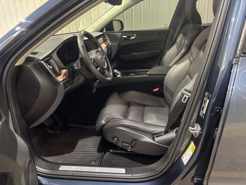 Used 2023 Volvo XC60 B6 Ultimate w/ Climate Package image 16