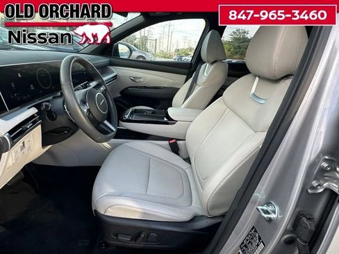 Used 2025 Hyundai Tucson Limited AWD/4WD image 10