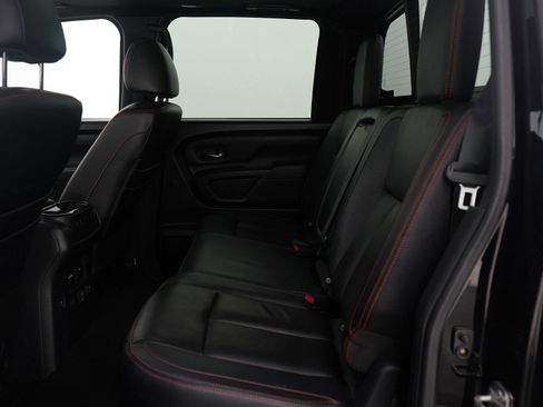 Used 2020 Nissan Titan PRO-4X w/ Pro-4x Convenience Package image 14
