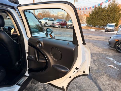 Used 2015 MINI Cooper Countryman S w/ Premium Package image 16