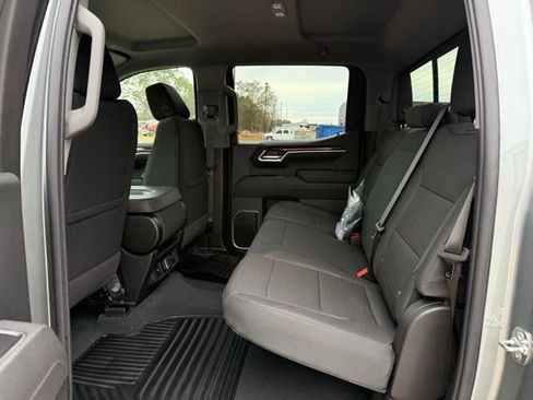 New 2026 GMC Sierra 1500 SLE w/ Preferred Package image 15