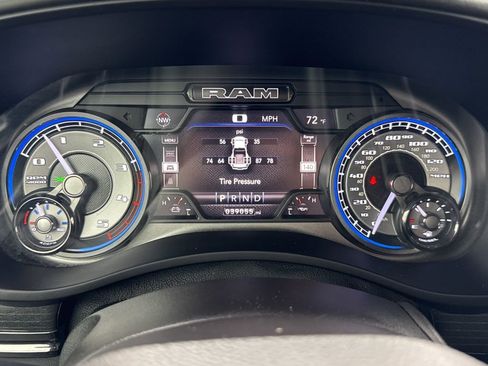 Used 2022 RAM 3500 Limited w/ Towing Technology Group AWD/4WD image 9