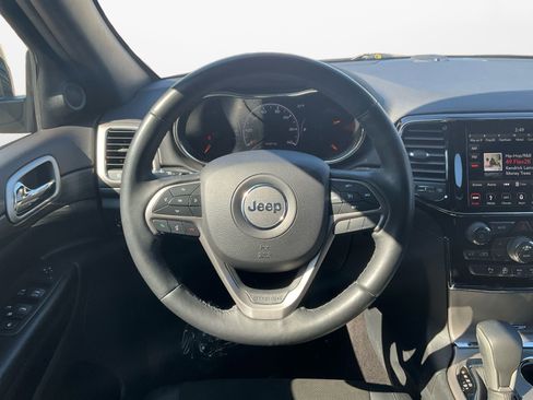 Used 2019 Jeep Grand Cherokee Altitude image 12