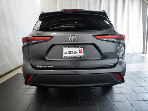 Used 2023 Toyota Highlander XLE FWD image 5
